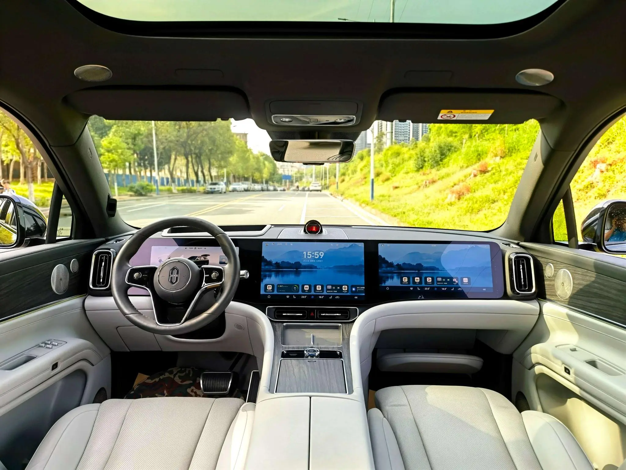 AITO Ask the world M9 Extended range Ultra six-seater version