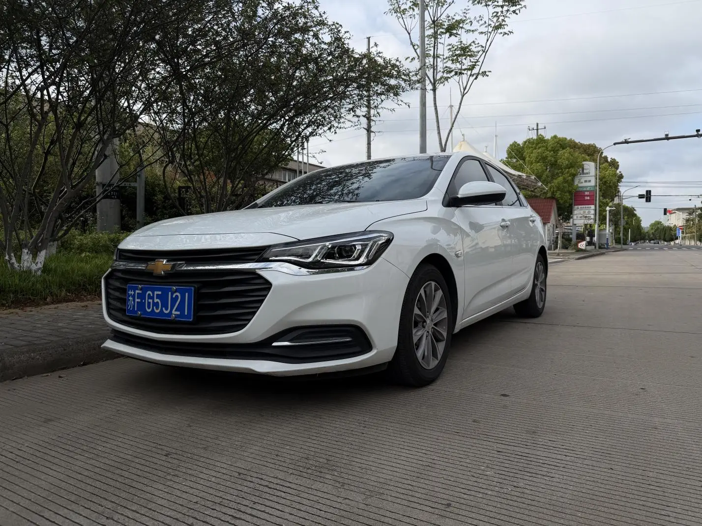 Chevrolet Cruze 320 automatic Enjoy Skylight version