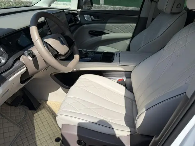 Denza Denza D9 DM 970 four-wheel drive flagship