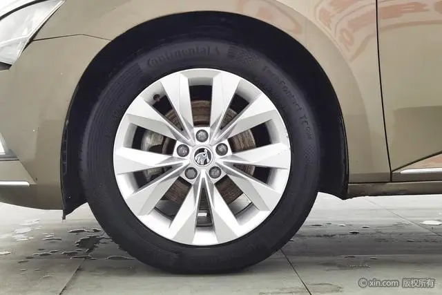 Skoda Speed pie ZI330 DSG Comfort Edition Country V