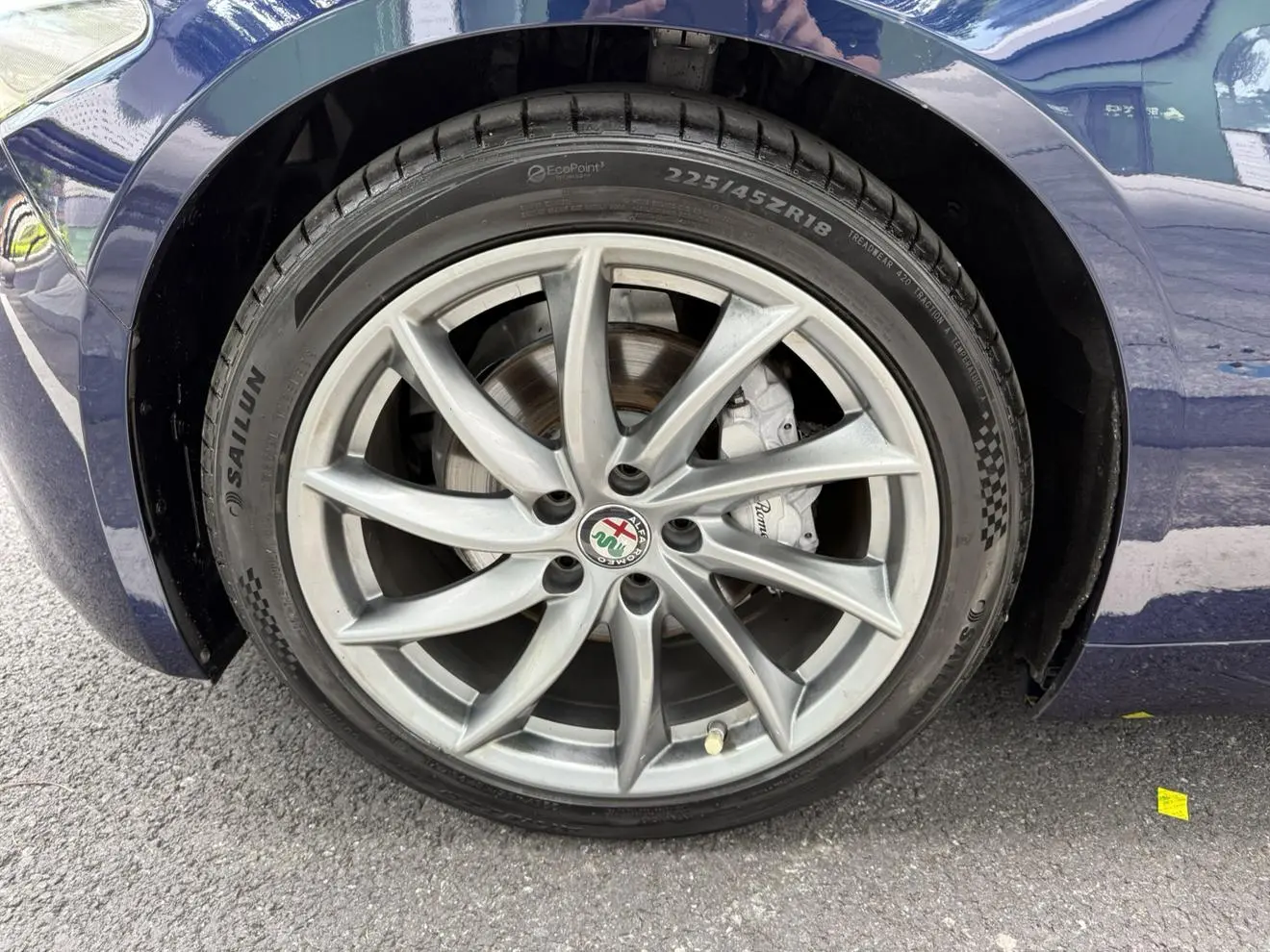 Alfa Romeo Giulia 2.0T 200HP Deluxe Edition