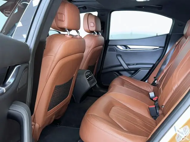 Maserati Ghibli 3.0T 350Hp standard version Country V