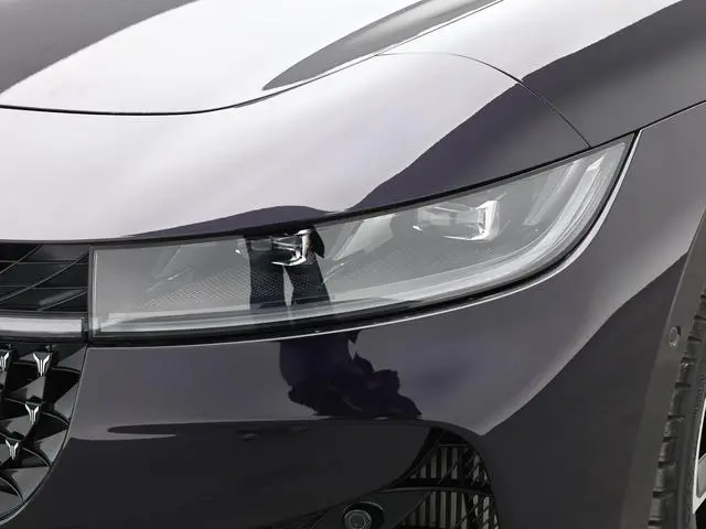 VOYAH Lantu chasing light PHEV Ultra-long battery life, four-wheel drive ultimate edition