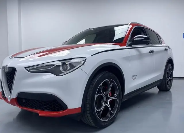 Alfa Romeo Stelvio 2.0T 280HP Deluxe Edition