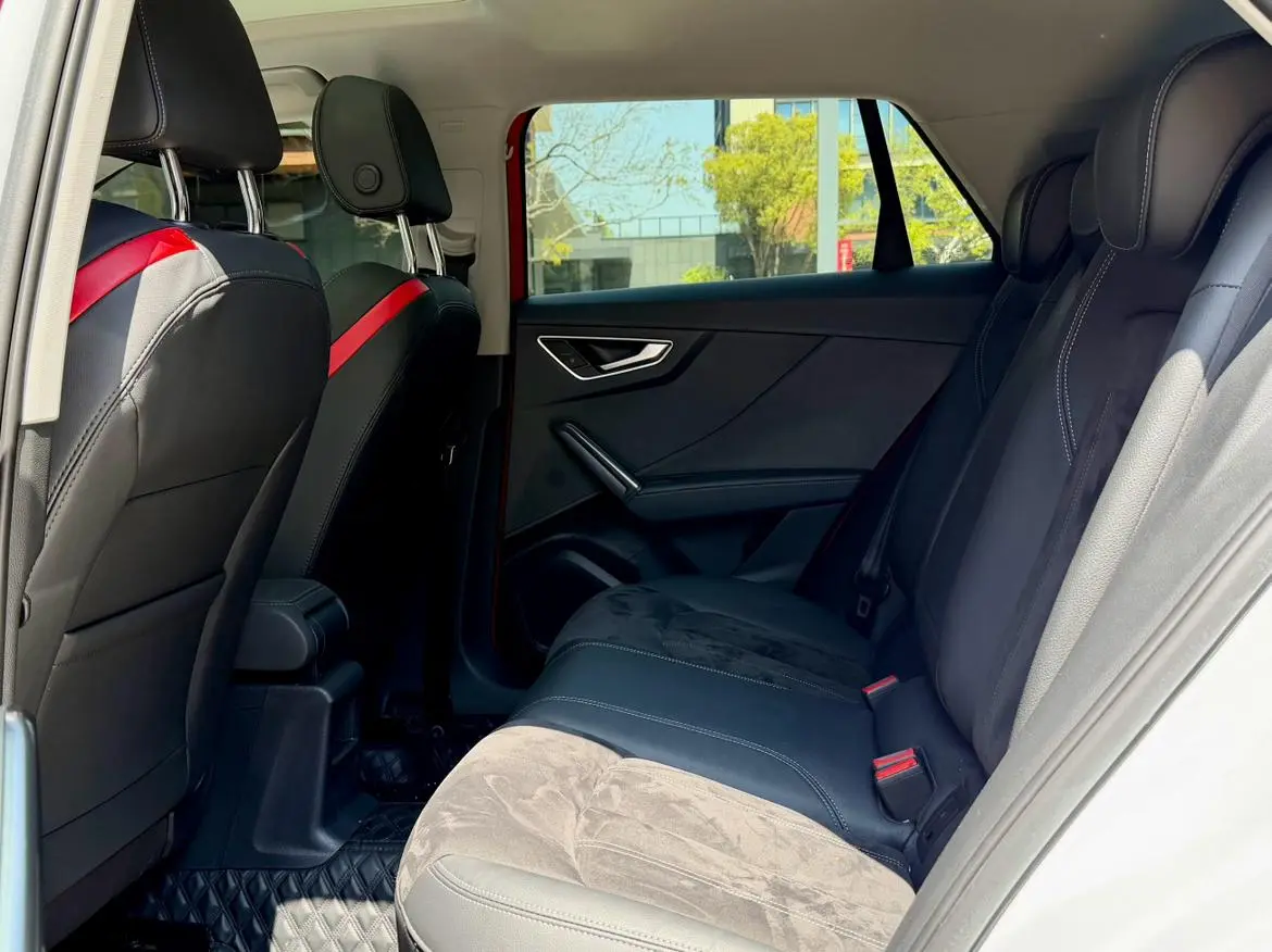 Audi Audi Q2L 35 TFSI fashion and elegant