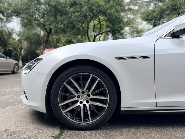 Maserati Ghibli 3.0T Standard Edition