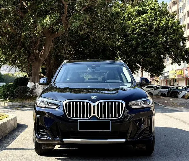 BMW BMW X3 xDrive25i M sports suit