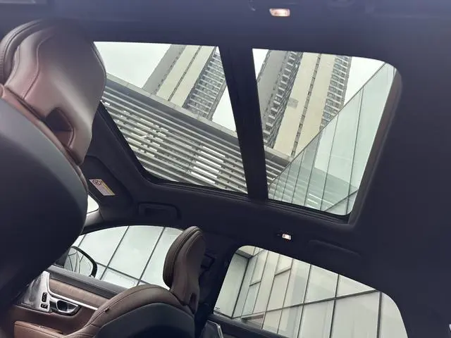 Volvo Volvo S90 PHEV T8 four-wheel drive long battery life Zhiya Deluxe Edition