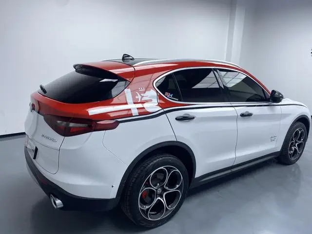 Alfa Romeo Stelvio 2.0T 280HP Deluxe Edition