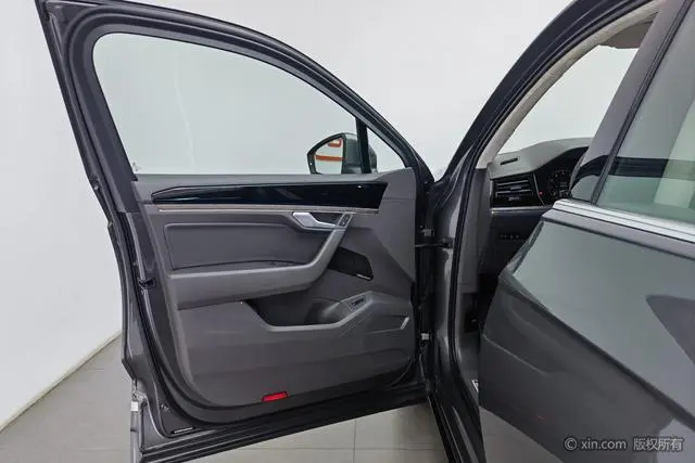 Volkswagen Touareg 2.0 TSI Ruiyi Edition Country VI