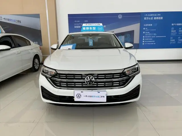 Volkswagen Sagitar 200TSI DSG Flying Edition