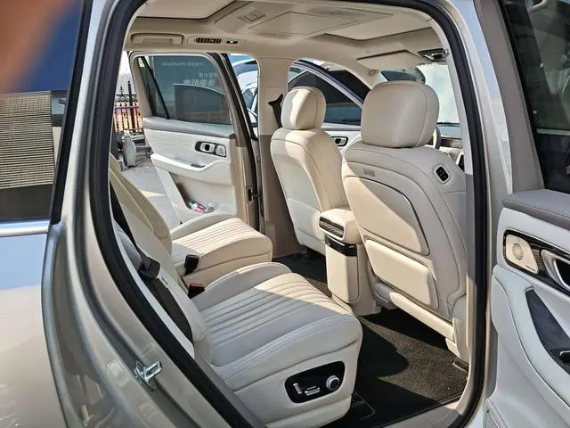 Geely Galaxy Galaxy M9 210km four-wheel drive pilot version
