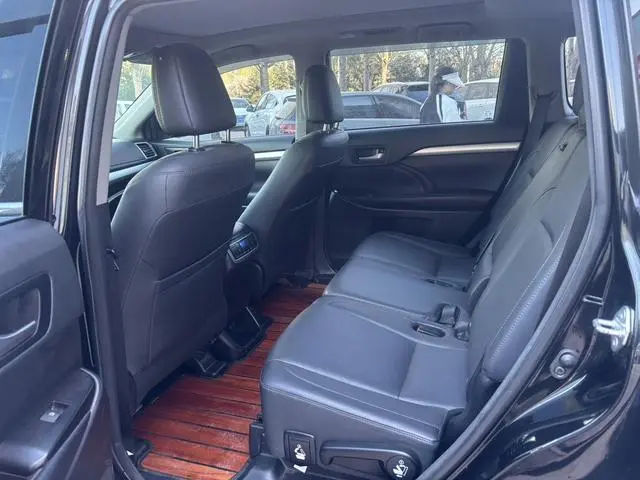 TOYOTA Highlander 2.0T four-wheel drive deluxe edition 7-seater Country V