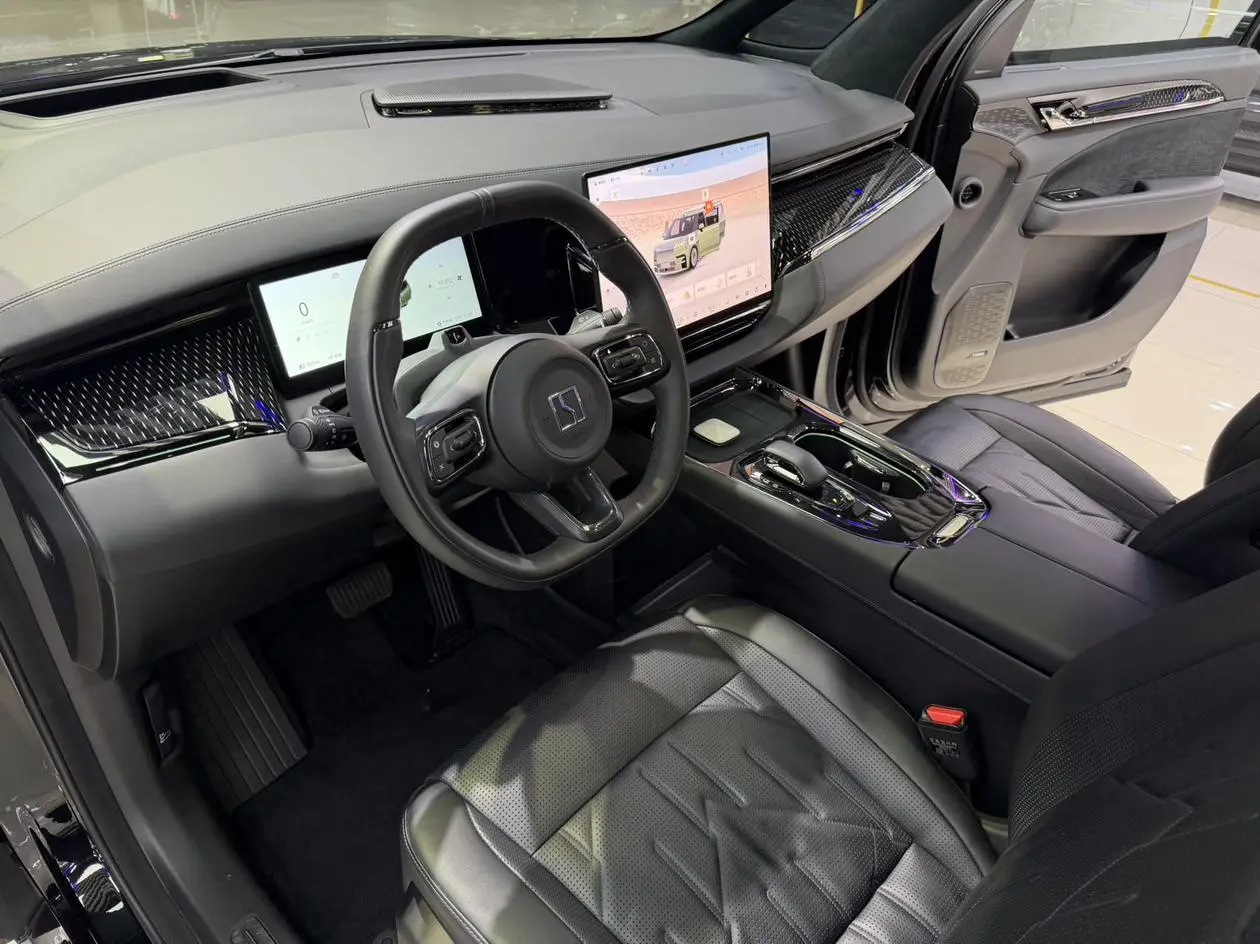 ZEEKR ZEEKR 009 Seven-seater aisle version two-wheel drive 108kWh