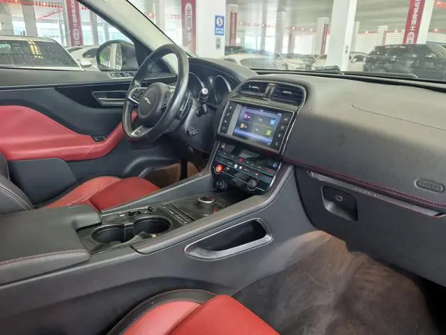 Jaguar Jaguar F-PACE 3.0 SC four-wheel drive R-Sport sports version