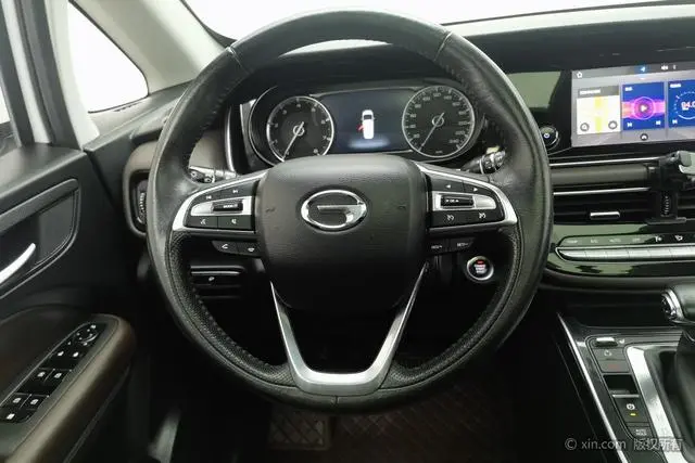 GAC Trumpchi M6 270T automatic Premium Edition 7-seater Country VI