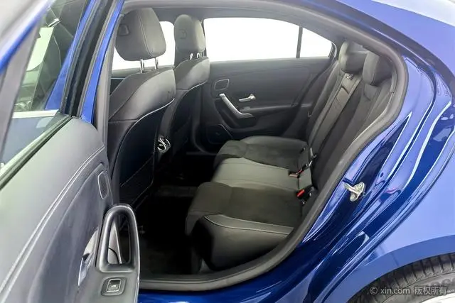 Mercedes-Benz Mercedes-Benz A-class A 200 L sports sedan