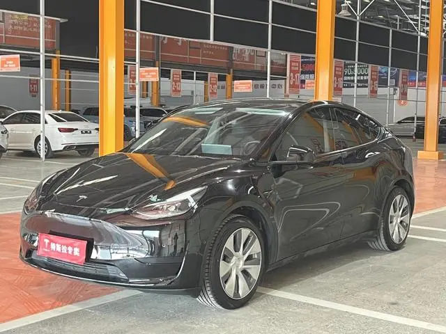 Tesla Model Y Facelifted rear-wheel drive version