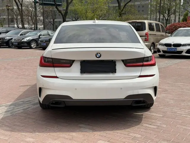 BMW BMW 3 Series Facelift 325Li M sports suit