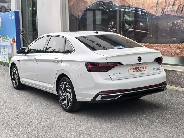 Volkswagen Sagitar 300TSI DSG Beyond Edition