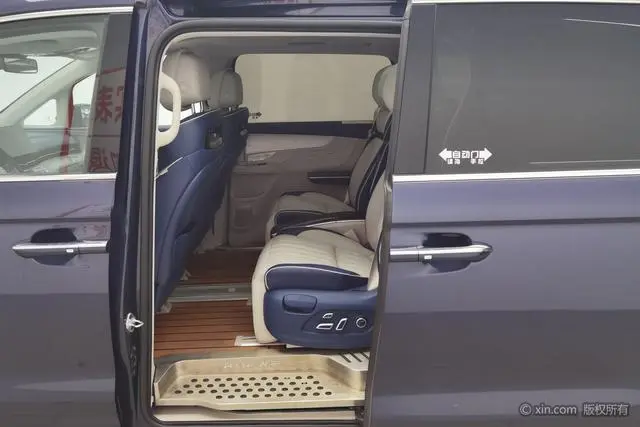 Roewe Roewe iMAX8 400TGI Supreme Series Extreme Edition