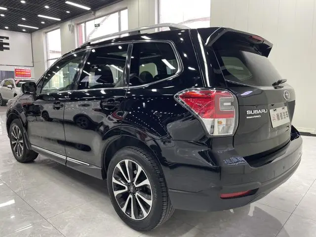 Subaru FORESTER Forester 2.5i Premium Navigation Version