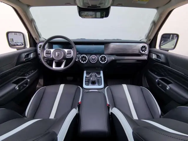 Tank Tank 300 City version 2.0T is very stylish