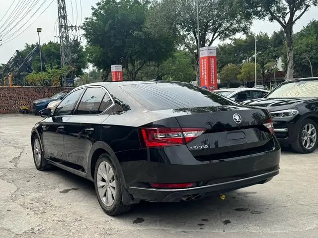 Skoda Speed pie ZI330 DSG Comfort Edition Country V