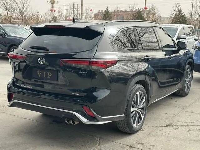 TOYOTA Crown Lufang Smart electric hybrid dual engine 2.5L E-CVT four-wheel drive Premium Edition