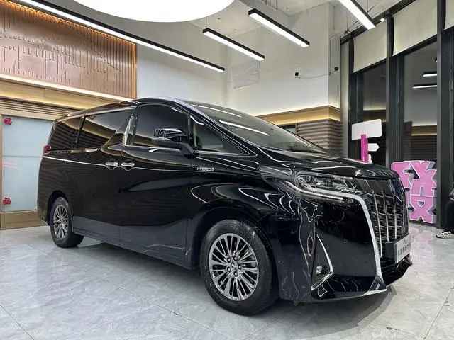 TOYOTA Elfa Dual engine 2.5L Deluxe Edition