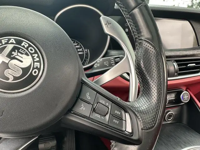 Alfa Romeo Stelvio 2.0T 280HP Luxury Sports Edition