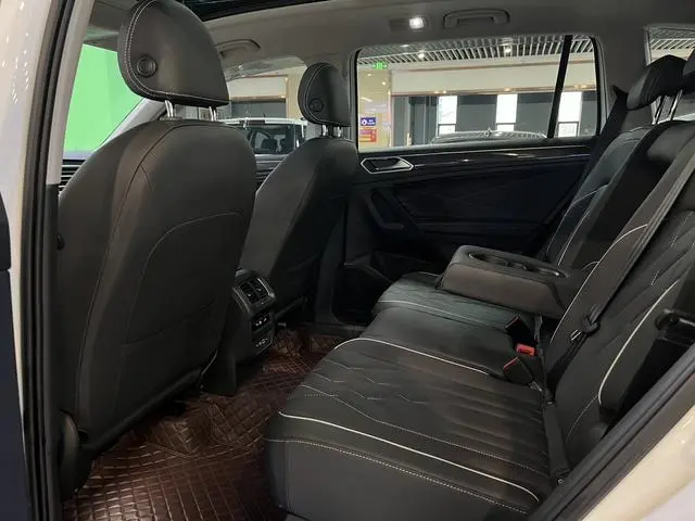 Volkswagen Tiguan L PHEV 430PHEV plug-in hybrid Premium Edition