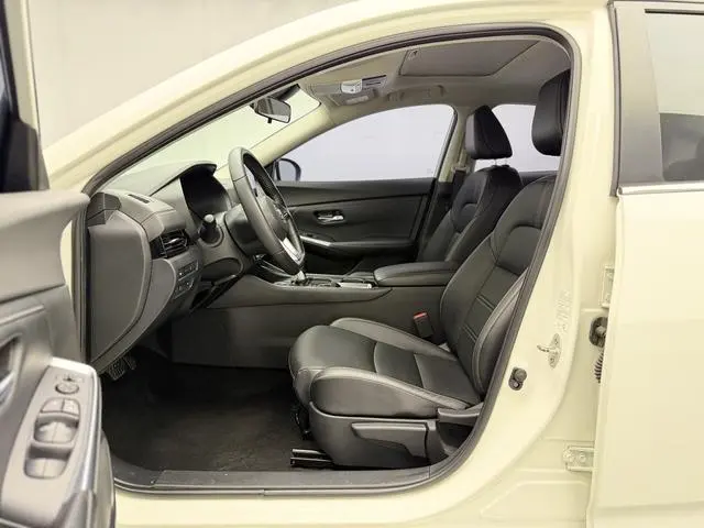Nissan Xuan Yi 1.6L XL CVT Enjoy Edition