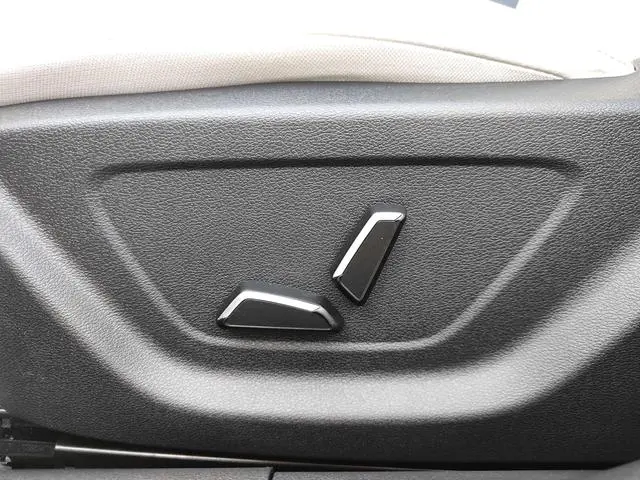 Geely Emgrand 4th generation 1.5L CVT flagship