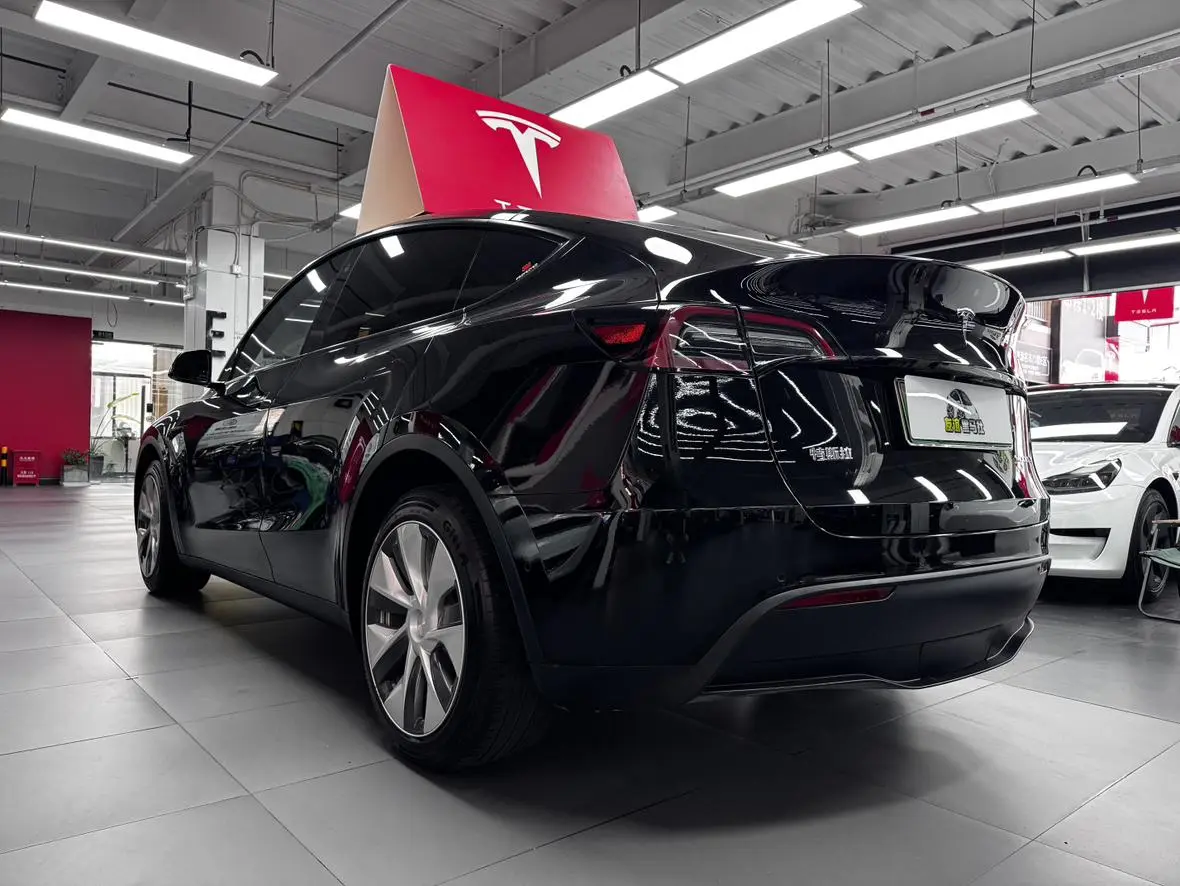 Tesla Model Y Long battery life all-wheel drive version