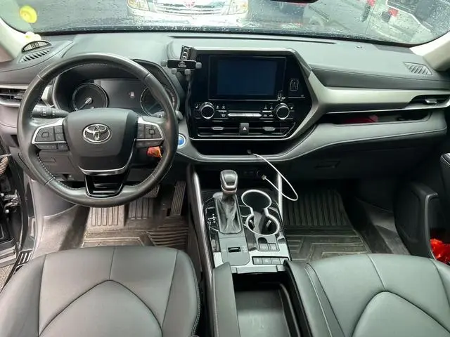 TOYOTA Highlander Dual-engine 2.5L four-wheel drive deluxe edition 7-seater