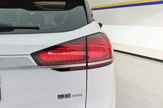 Geely Boyue 1.8TD DCT Zhilian PRO