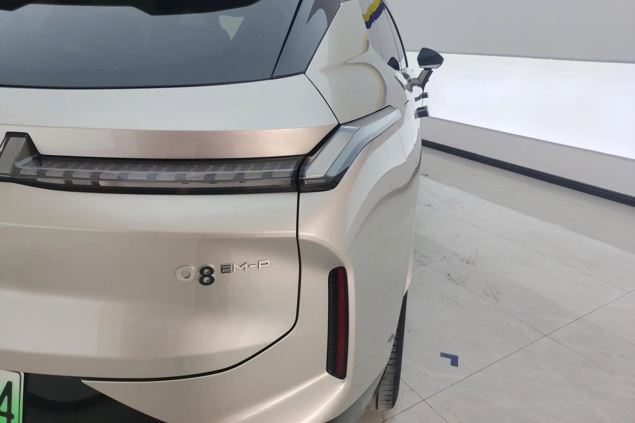 LYNK & CO Lynk & Co. 08 EM-P 120 long battery life Halo