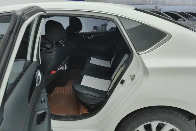 Nissan Xuan Yi Classic 1.6 XL CVT Deluxe Edition