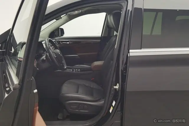GAC Trumpchi GS8 320T two-wheel drive luxury Zhilian Edition 7 seats