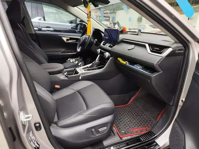 TOYOTA Wilanda 2.0L two-wheel drive luxury PLUS edition