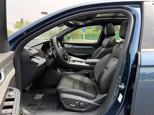 Geely Xingrui 2.0T only this cyan version