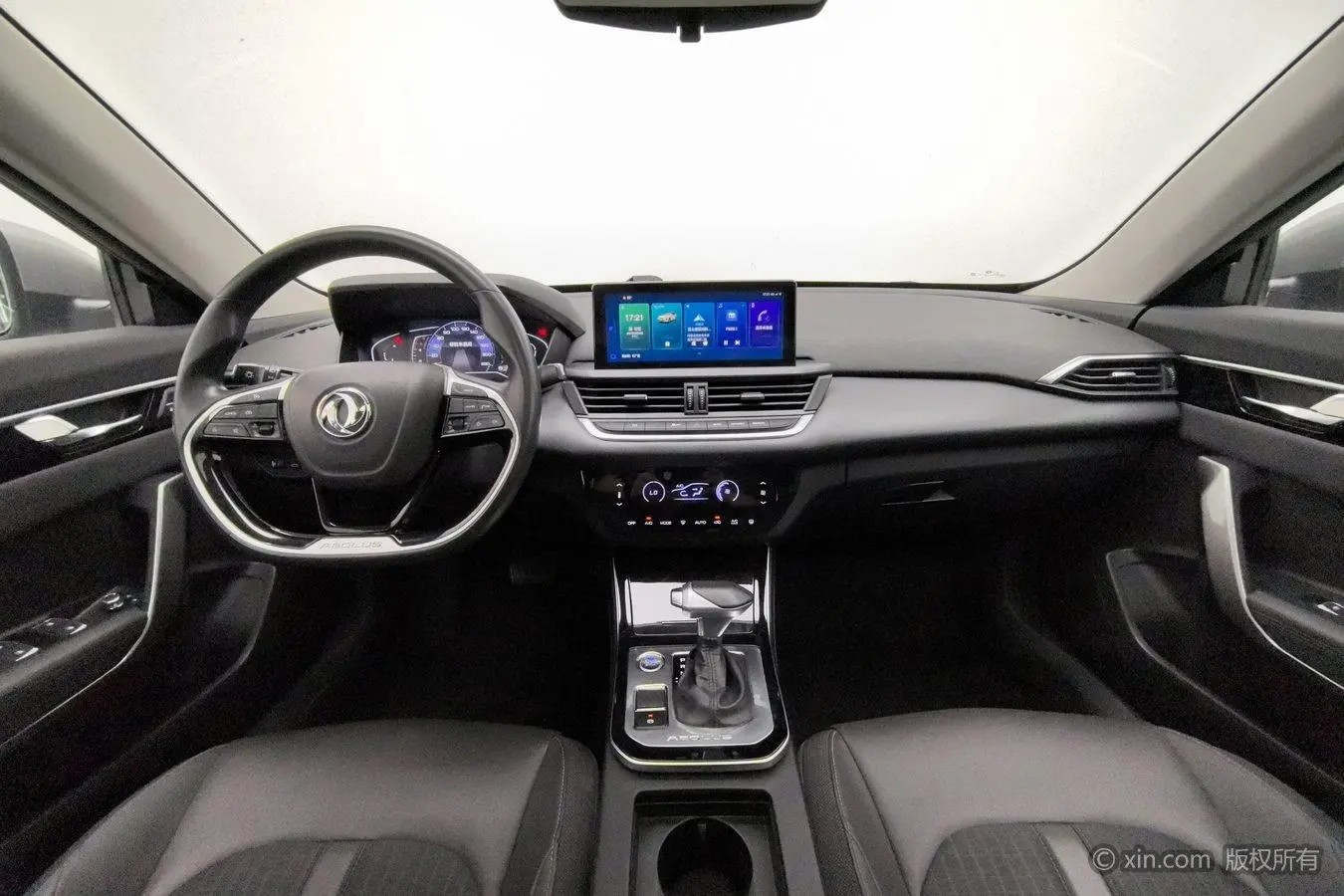 Dongfeng Fengshen Yi Hyun 230T automatic dazzling version