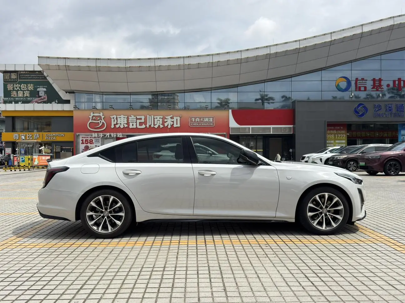 Cadillac Cadillac CT5 28T leading sports type