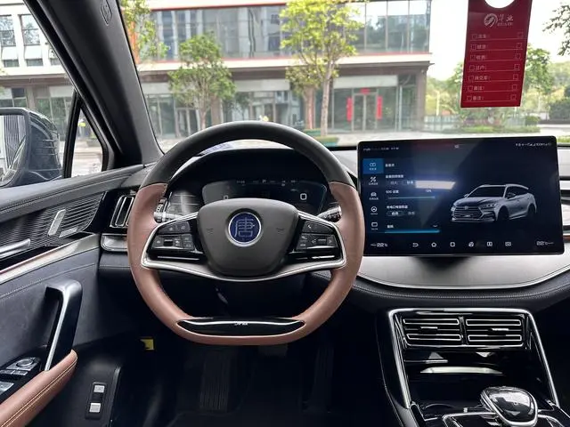 BYD Tang DM DM 2.0T four-wheel drive high-performance version of the Genesis flagship