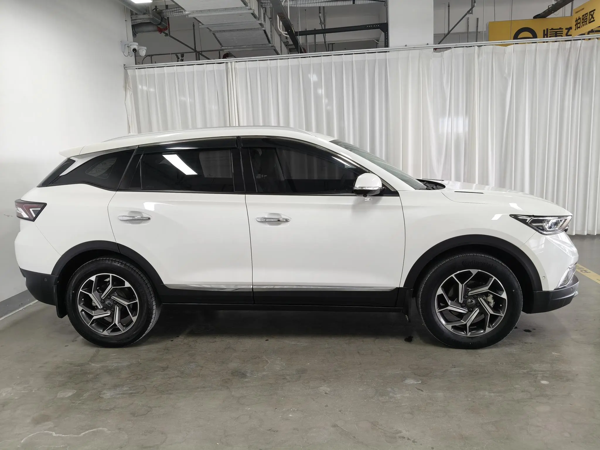 Dongfeng Fengshen Dongfeng Fengshen AX7 1.6T automatic AI flagship country VI