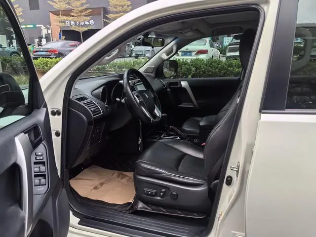 TOYOTA Prado 2.7L Automatic Deluxe Edition