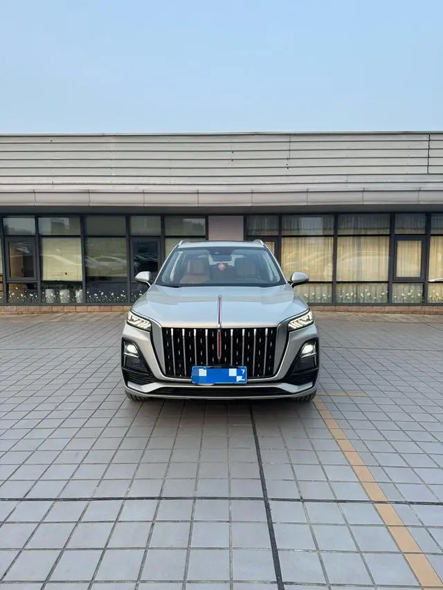 Hongqi Hongqi HS5 2.0T four-wheel drive flag collar Pro version