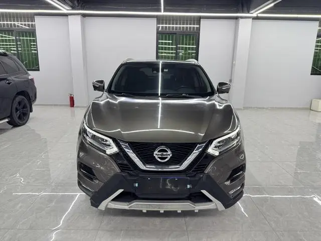 Nissan Qashqai 2.0L CVT Deluxe Edition