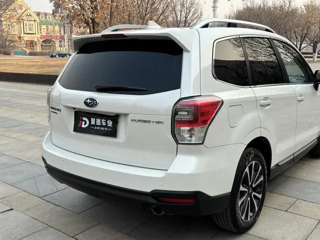 Subaru FORESTER Forester 2.0i Fashion Navigation Version